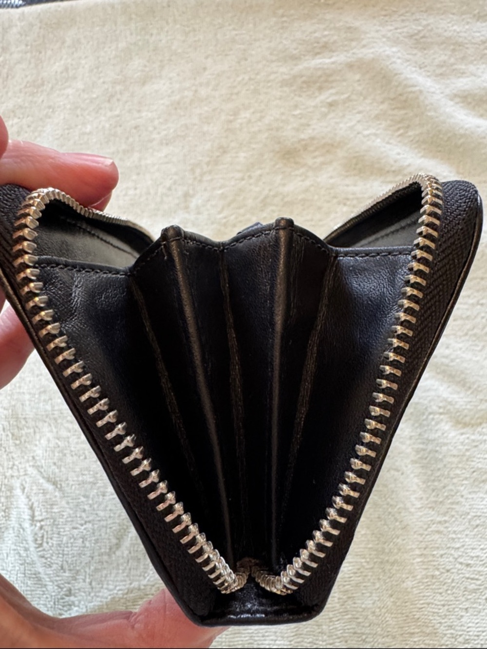 Coach Zoe SoHo buckle zip around wallet in black signature jacquard and leather - Picture 8 of 13